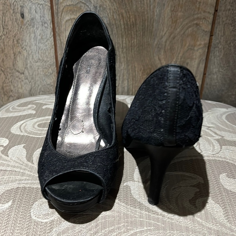 Escarpins en dentelle noire